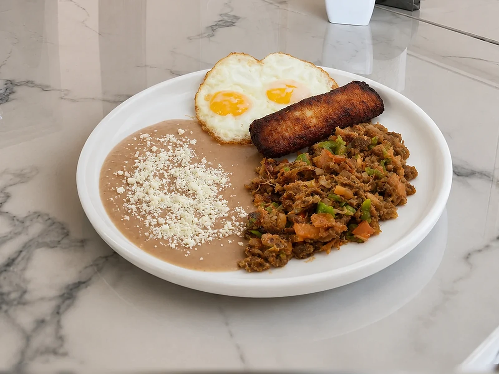 Machaca con tamal y huevos — desayuno casero de Casa D'Karmen